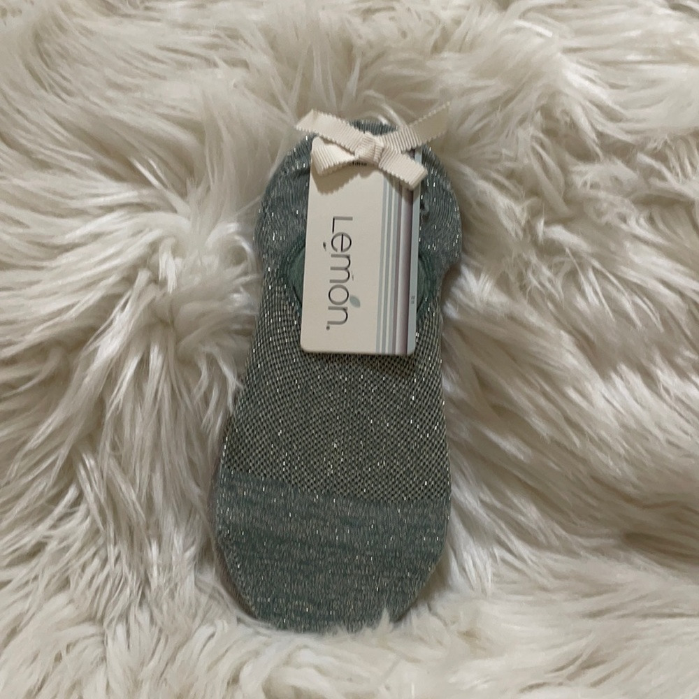 🦋5/$25 Lemon no show socks